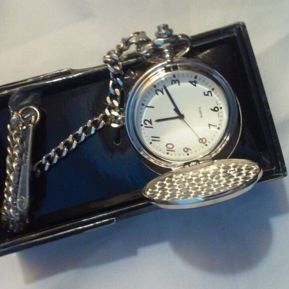 TRUMP MARINA CASINO IWO JIMA POCKETWATCH NIB - Picture 2 of 3